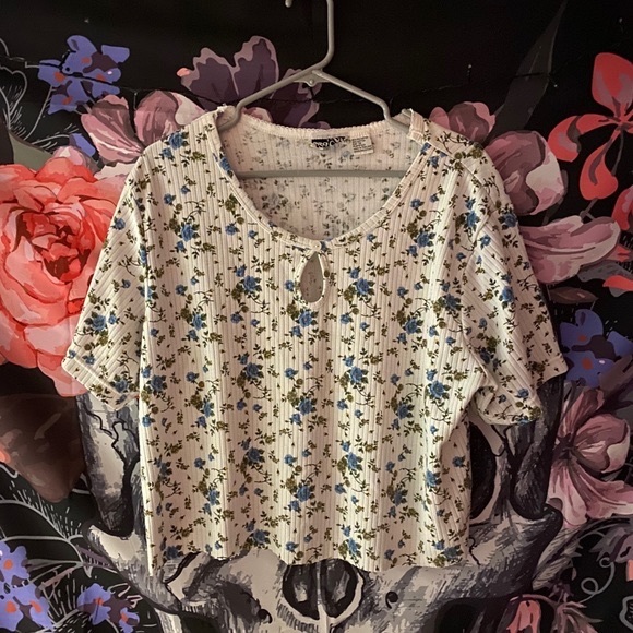 Tops - Floral crop